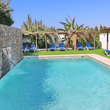 La Roa Con Piscina Comunitaria Y Privada Сasa de vacaciones *